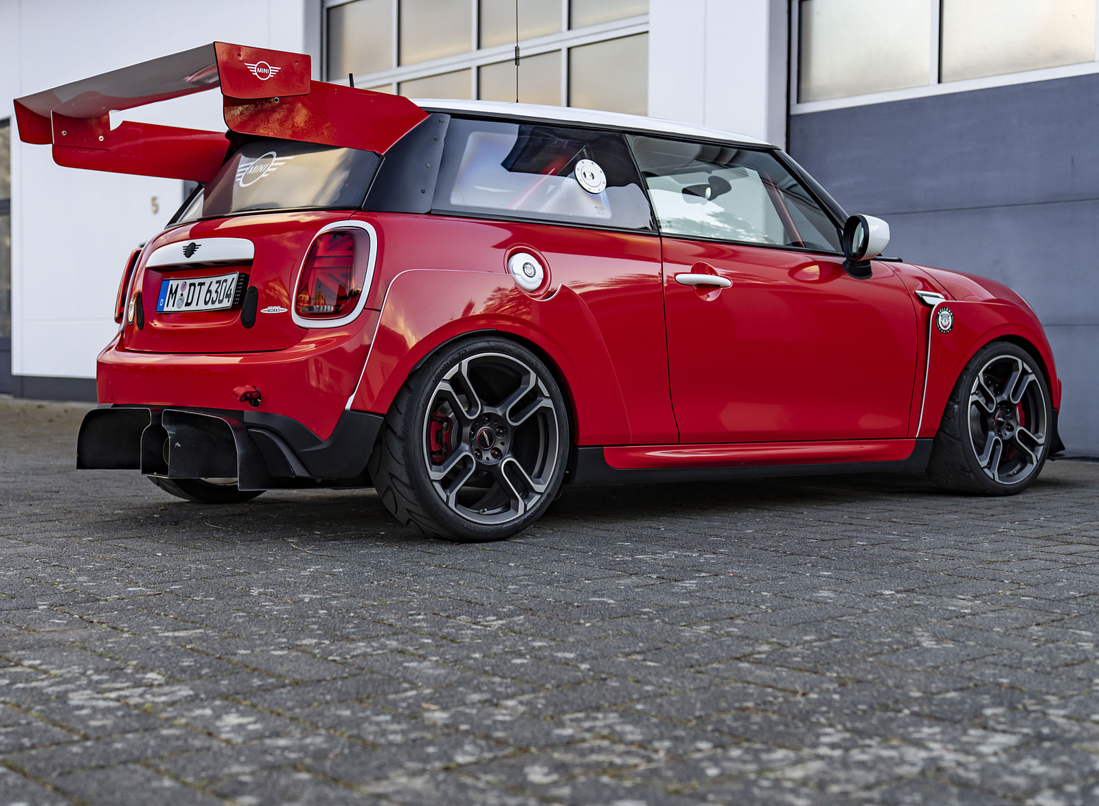 2022 MINI John Cooper Works 24h Nürburgring Rear Three-Quarter Wallpapers #9 of 46