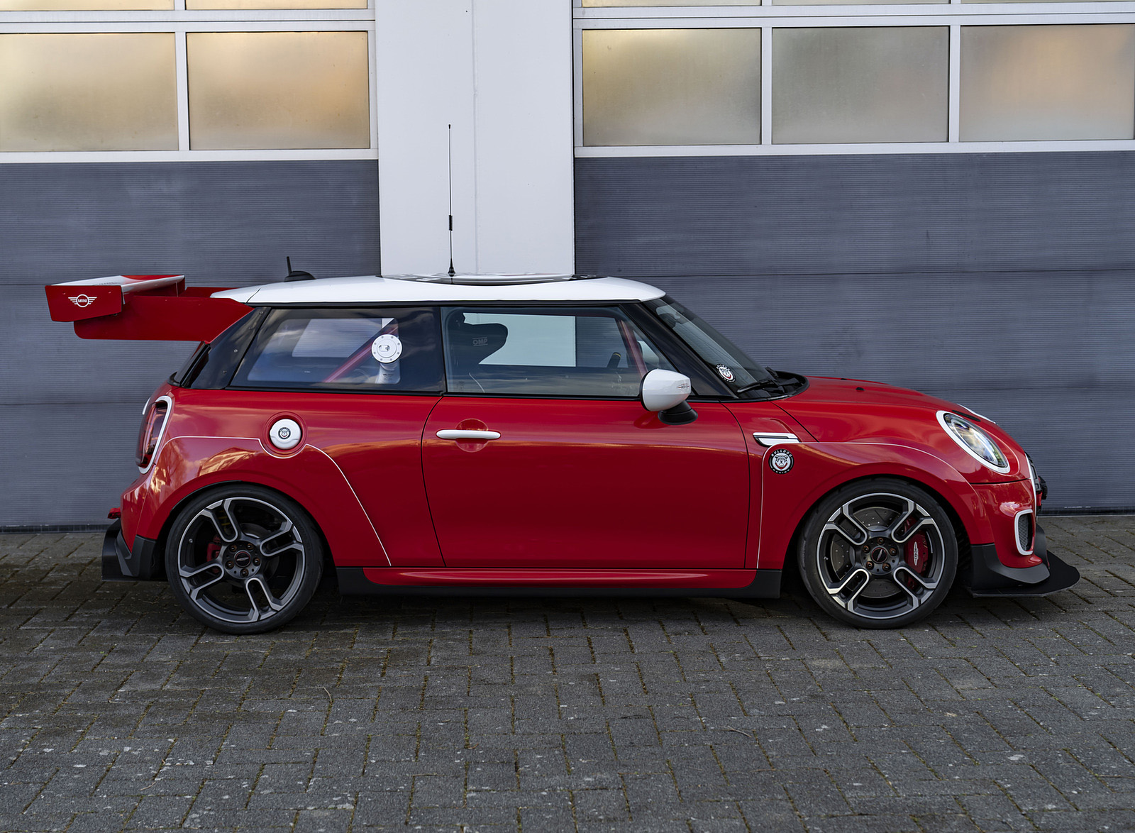 2022 MINI John Cooper Works 24h Nürburgring Side Wallpapers  (7)