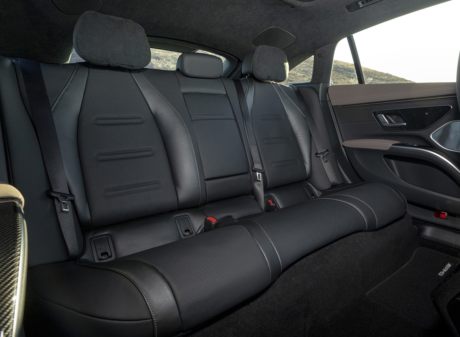 2022 Mercedes-AMG EQS 53 (UK-Spec) Interior Rear Seats Wallpapers #63 of 64