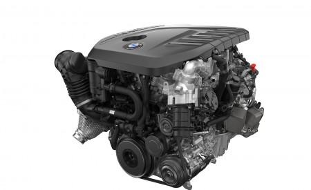 2023 BMW 760i xDrive Engine Wallpapers 450x275 (43)