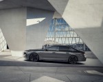 2023 BMW M760e xDrive Side Wallpapers 150x120 (15)