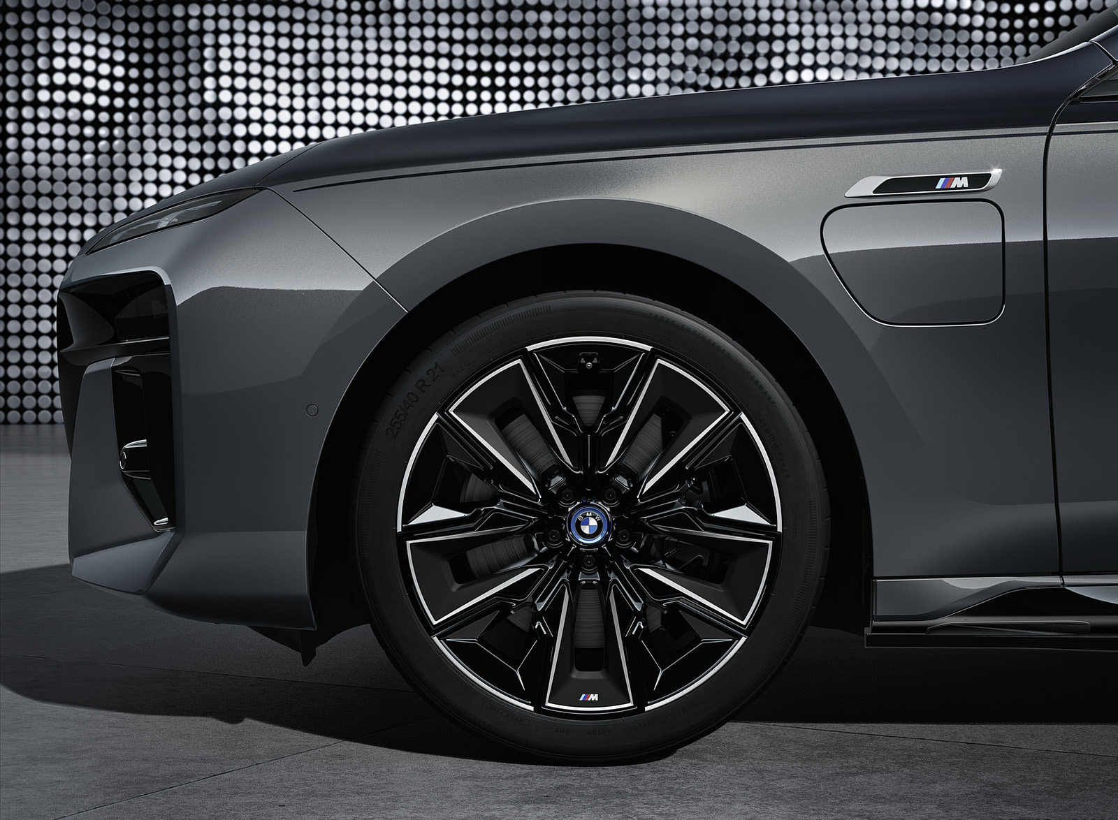 2023 BMW M760e xDrive Wheel Wallpapers #22 of 71