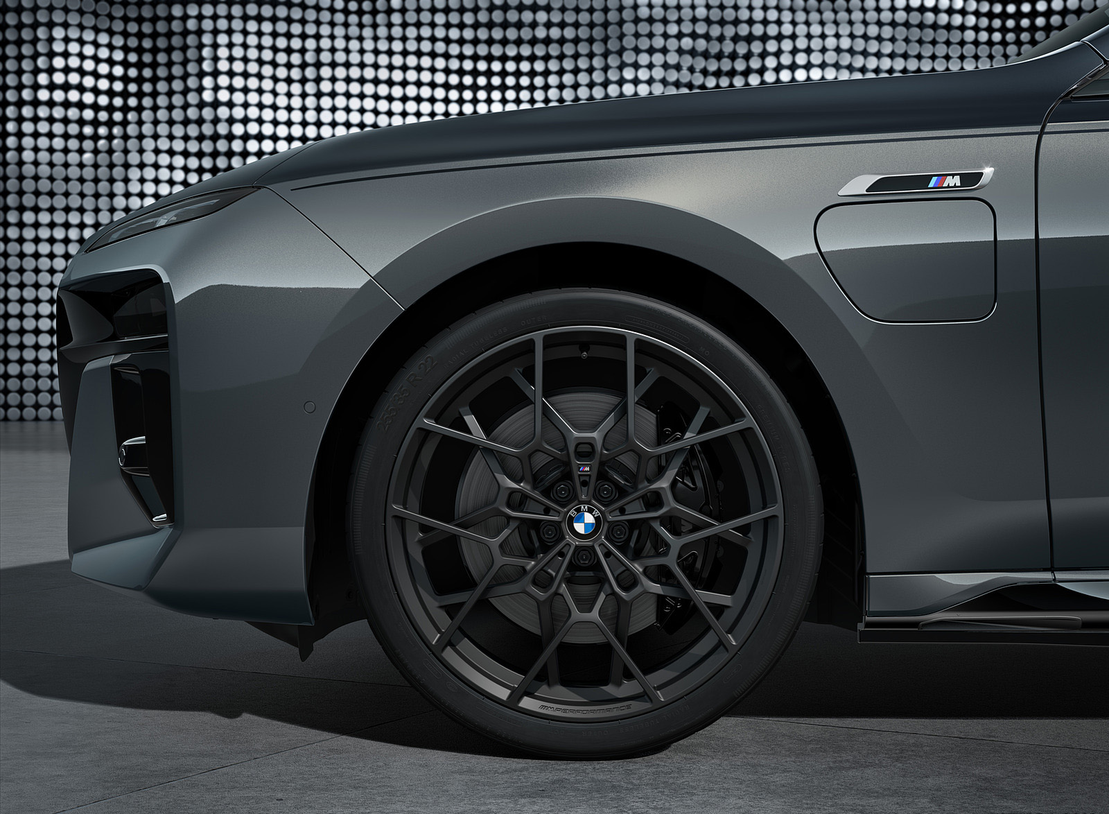 2023 BMW M760e xDrive Wheel Wallpapers  #20 of 71