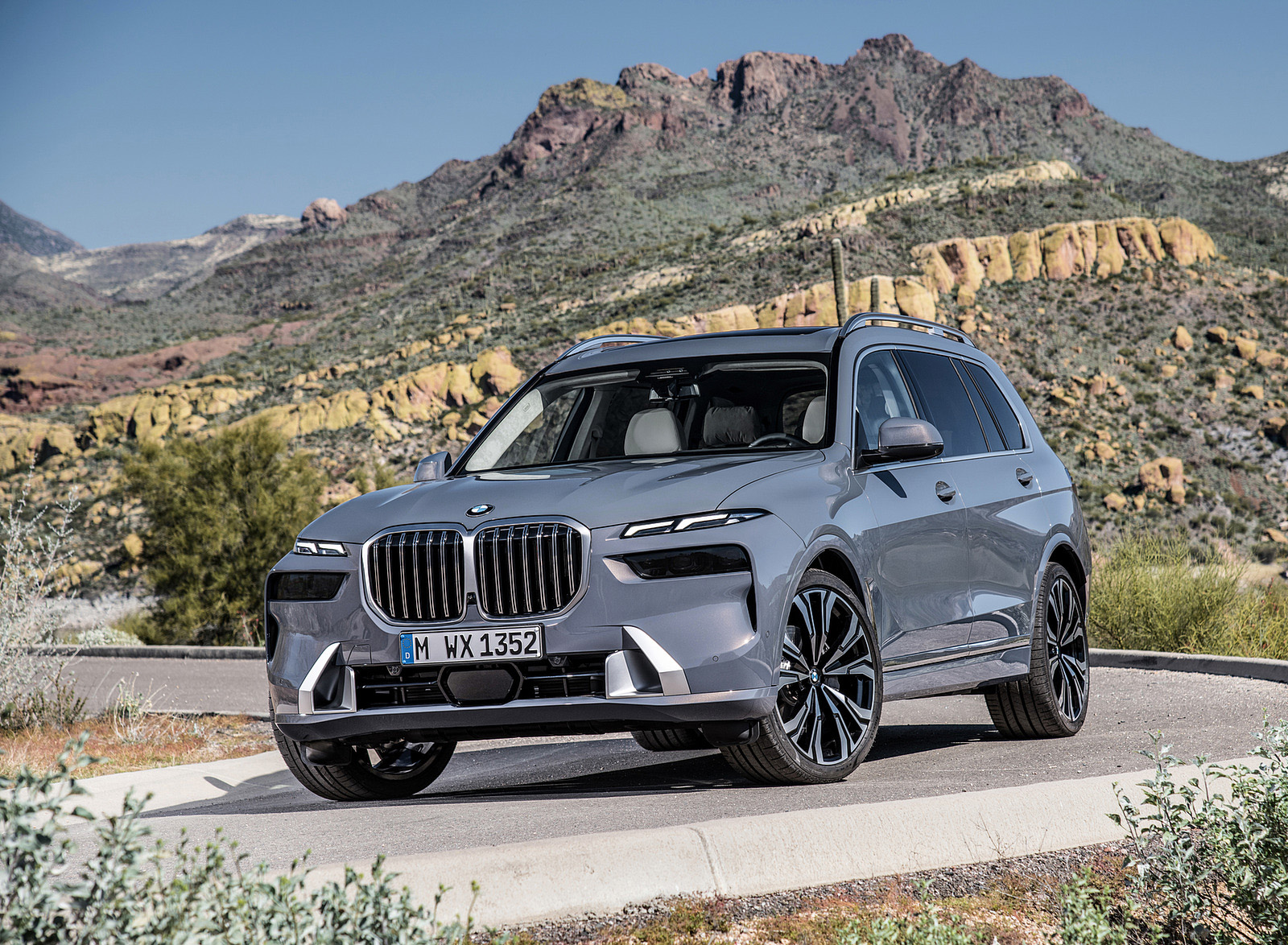 2023 BMW X7 Front Three-Quarter Wallpapers #25 of 77