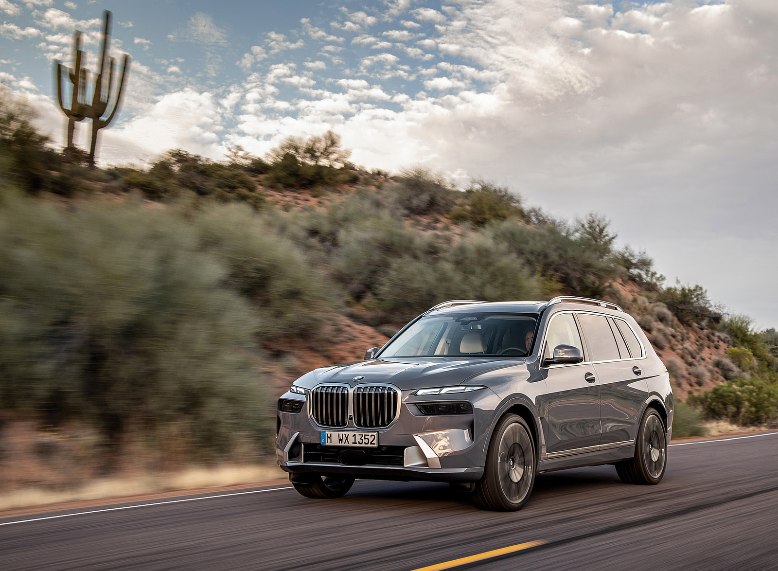 2023 BMW X7 Front Three-Quarter Wallpapers #14 of 77