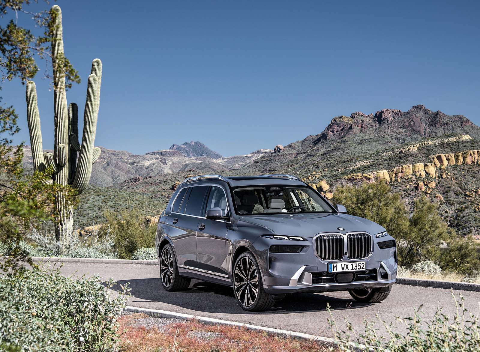 2023 BMW X7 Front Three-Quarter Wallpapers #26 of 77