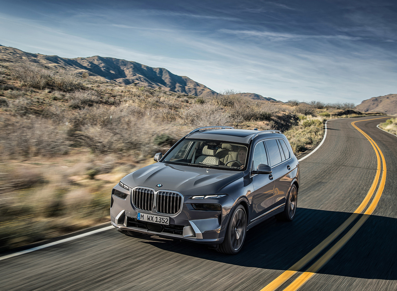 2023 BMW X7 Front Three-Quarter Wallpapers (6)