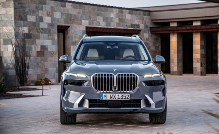 2023 BMW X7 Front Wallpapers 450x275 (35)