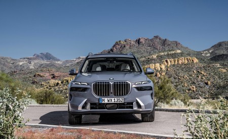 2023 BMW X7 Front Wallpapers 450x275 (27)