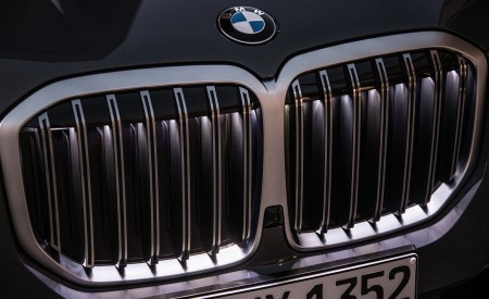 2023 BMW X7 Grille Wallpapers 450x275 (47)