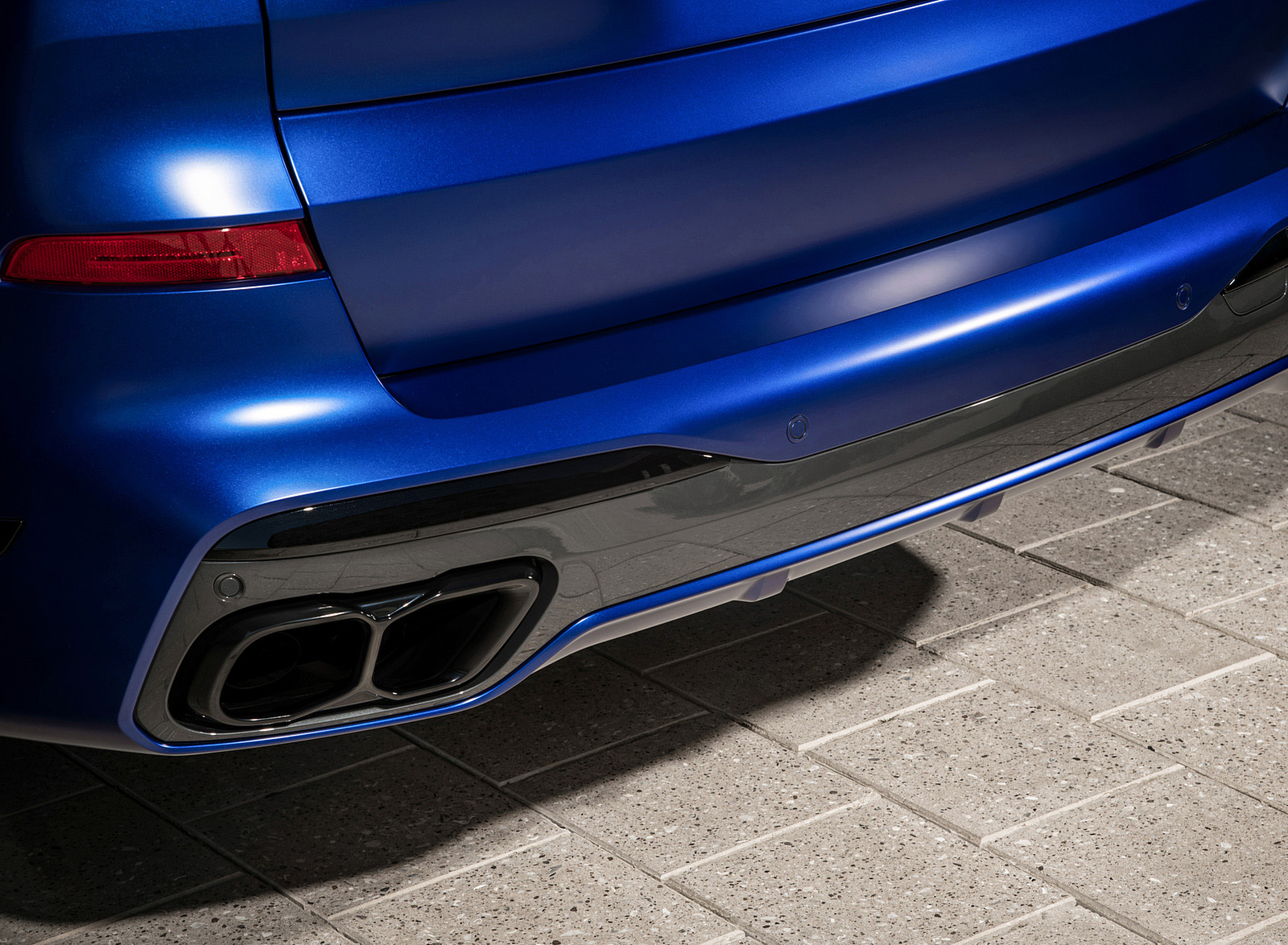 2023 BMW X7 M60i xDrive Exhaust Wallpapers #44 of 78