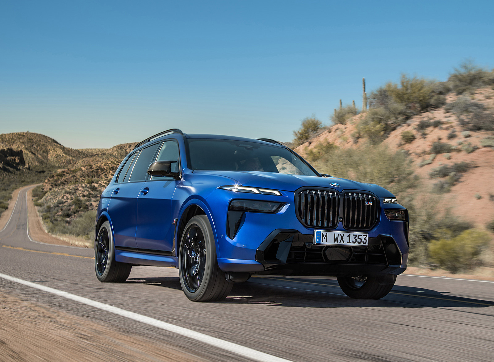 2023 BMW X7 M60i xDrive Front Three-Quarter Wallpapers  (1). Download Wallpaper