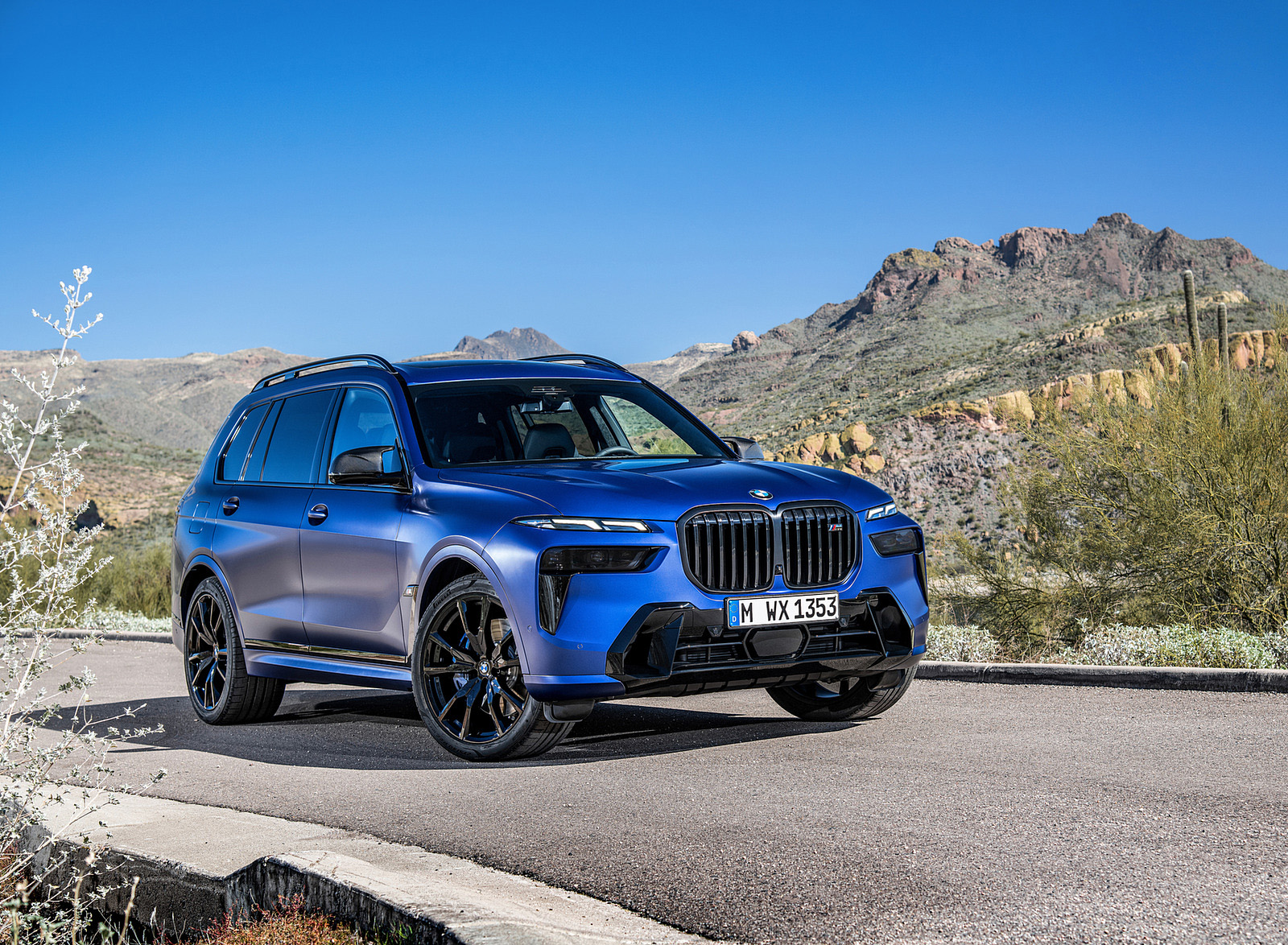 2023 BMW X7 M60i xDrive Front Three-Quarter Wallpapers #25 of 78