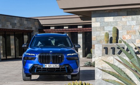 2023 BMW X7 M60i xDrive Front Wallpapers 450x275 (37)