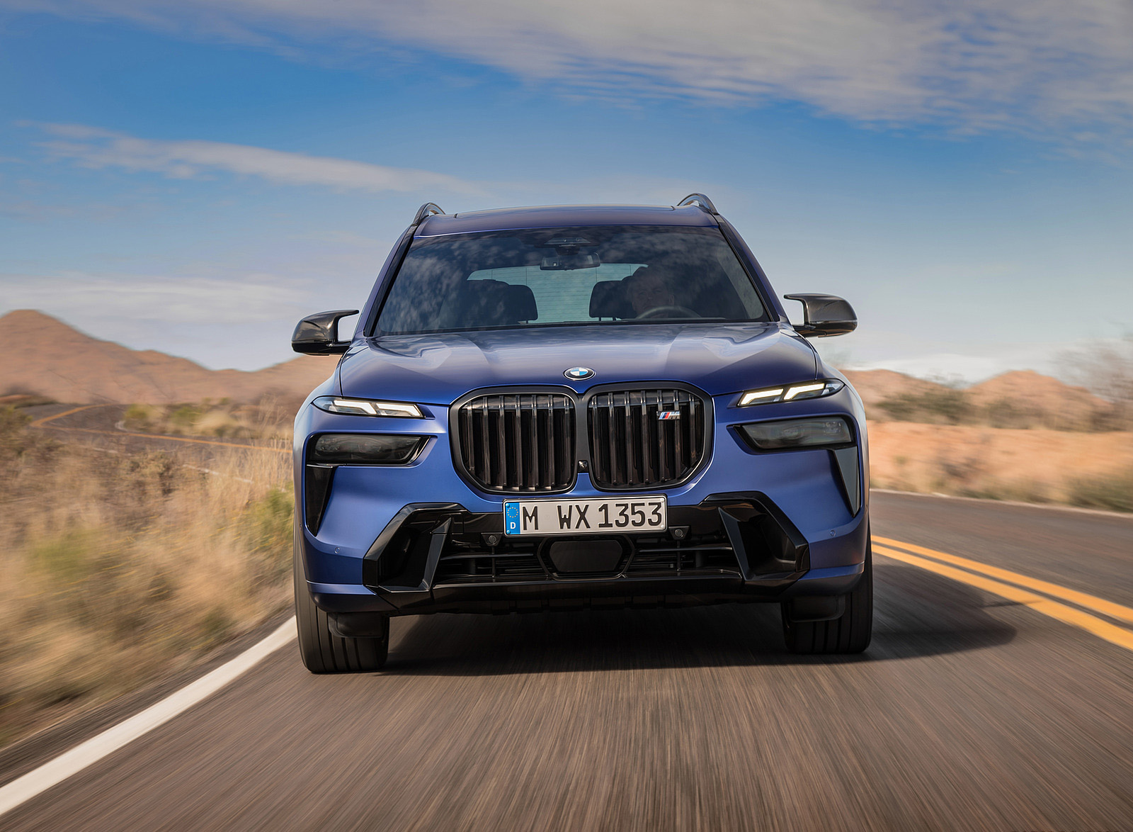 2023 BMW X7 M60i xDrive Front Wallpapers (10)