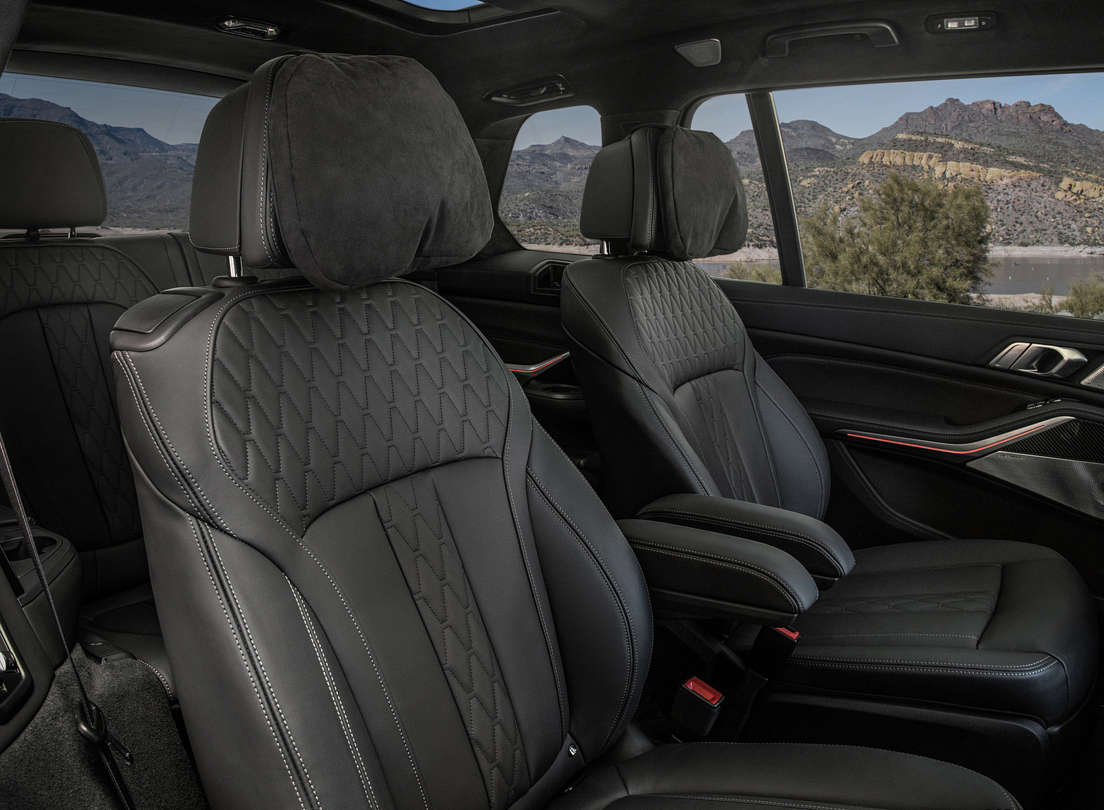 2023 BMW X7 M60i xDrive Interior Rear Seats Wallpapers #55 of 78