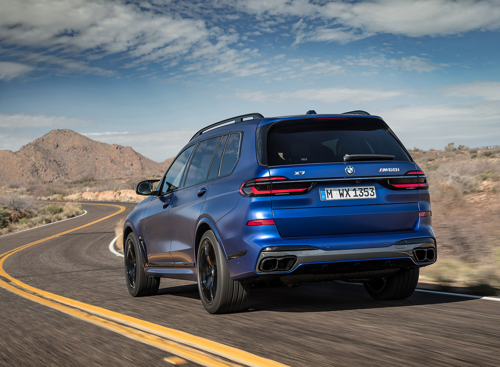 2023 BMW X7 M60i xDrive Rear Three-Quarter Wallpapers #3 of 78