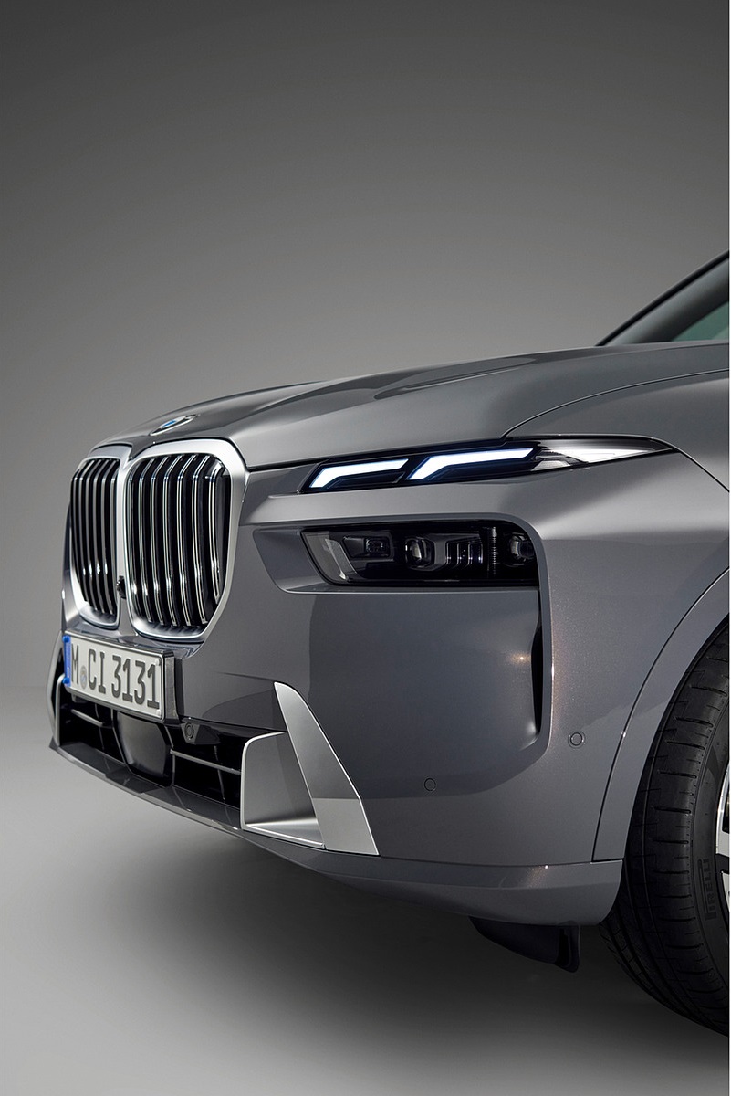 2023 BMW X7 xDrive40i Detail Wallpapers #6 of 44