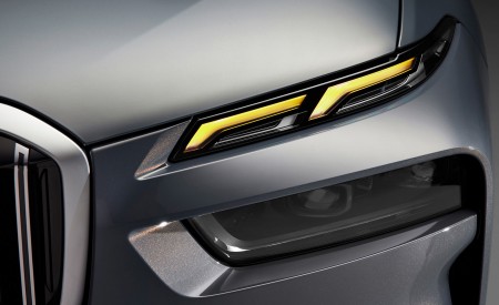 2023 BMW X7 xDrive40i Headlight Wallpapers  450x275 (9)
