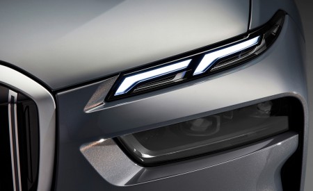 2023 BMW X7 xDrive40i Headlight Wallpapers 450x275 (10)