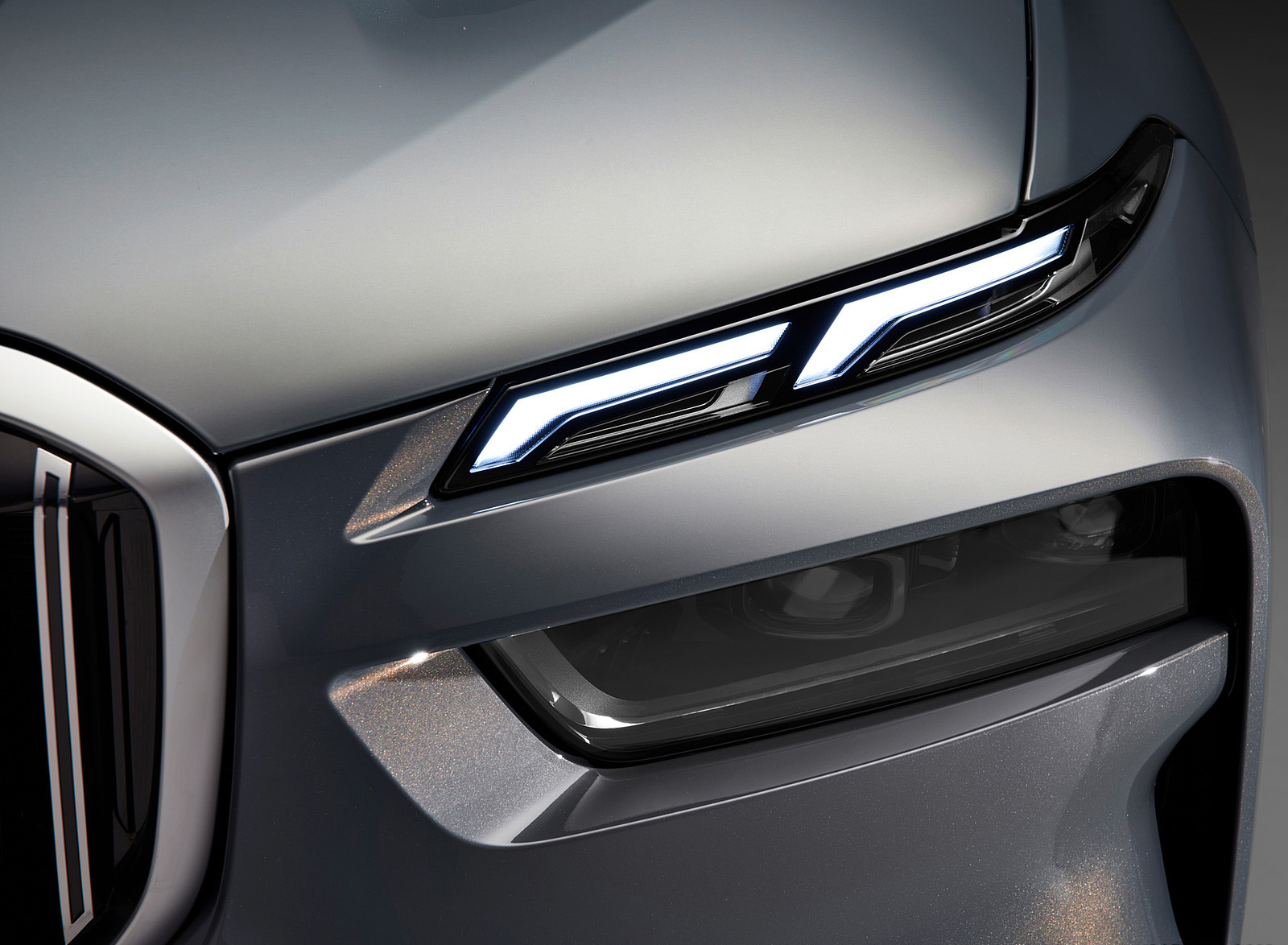 2023 BMW X7 xDrive40i Headlight Wallpapers (10)