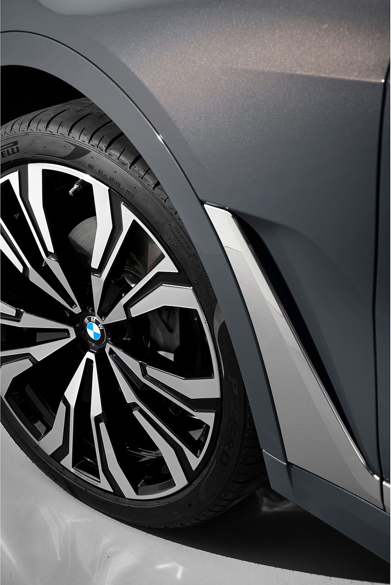 2023 BMW X7 xDrive40i Wheel Wallpapers #12 of 44