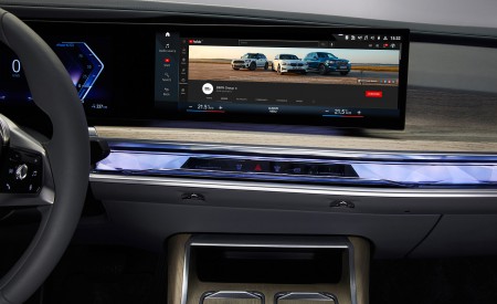 2023 BMW i7 xDrive60 Central Console Wallpapers 450x275 (52)