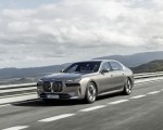 2023 BMW i7 xDrive60 Front Three-Quarter Wallpapers 150x120 (2)