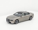 2023 BMW i7 xDrive60 Front Three-Quarter Wallpapers 150x120 (22)