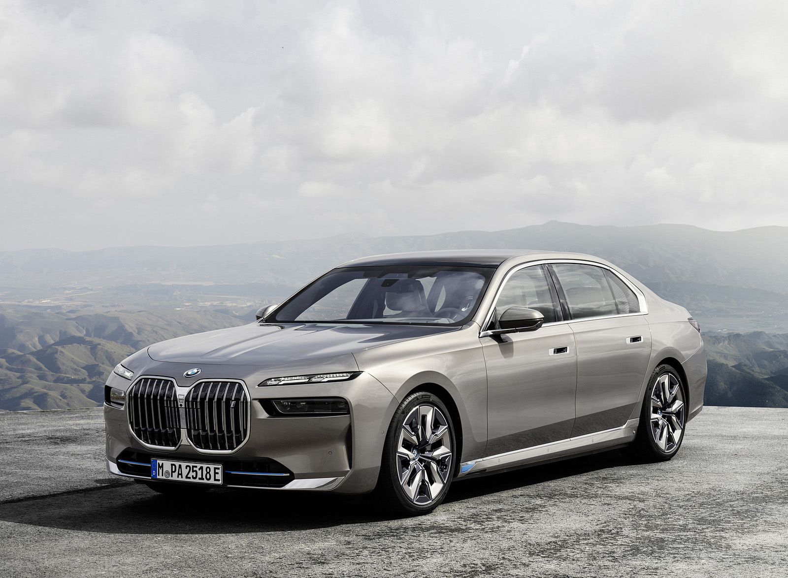 2023 BMW i7 xDrive60 Front Three-Quarter Wallpapers (10)