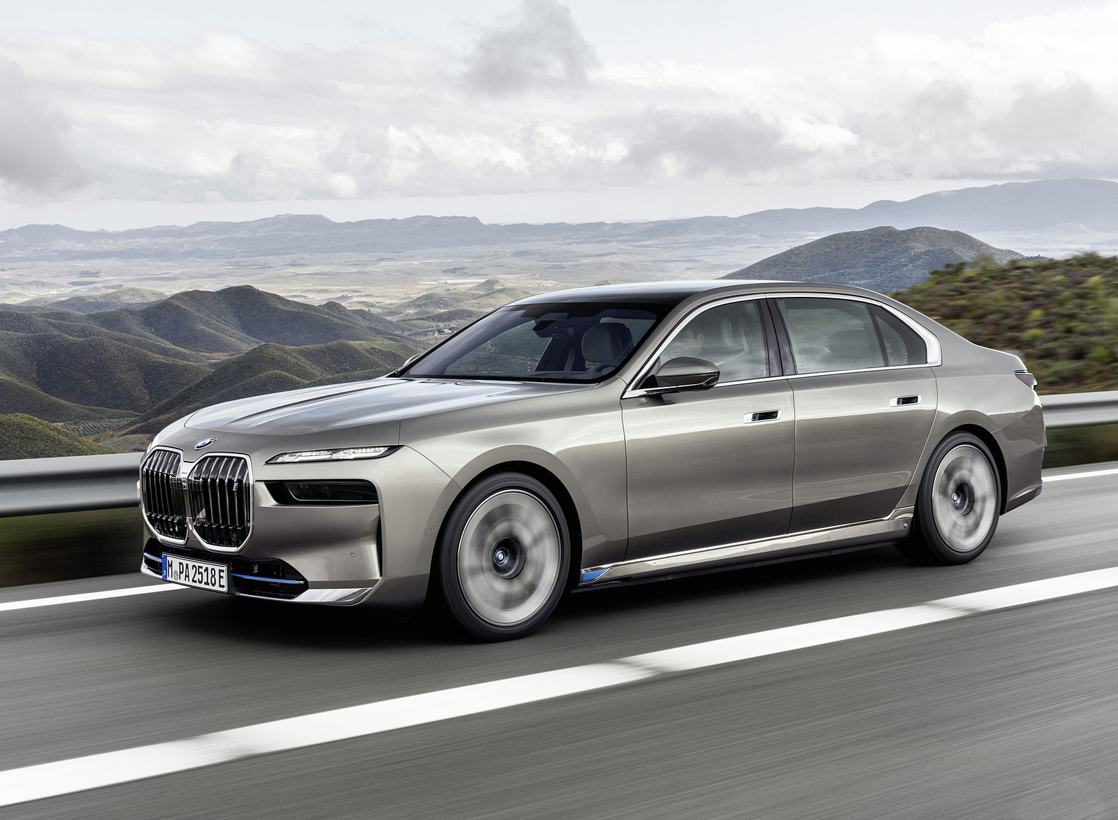 2023 BMW i7 xDrive60 Front Three-Quarter Wallpapers (3)