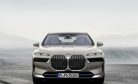 2023 BMW i7 xDrive60 Front Wallpapers 450x275 (15)