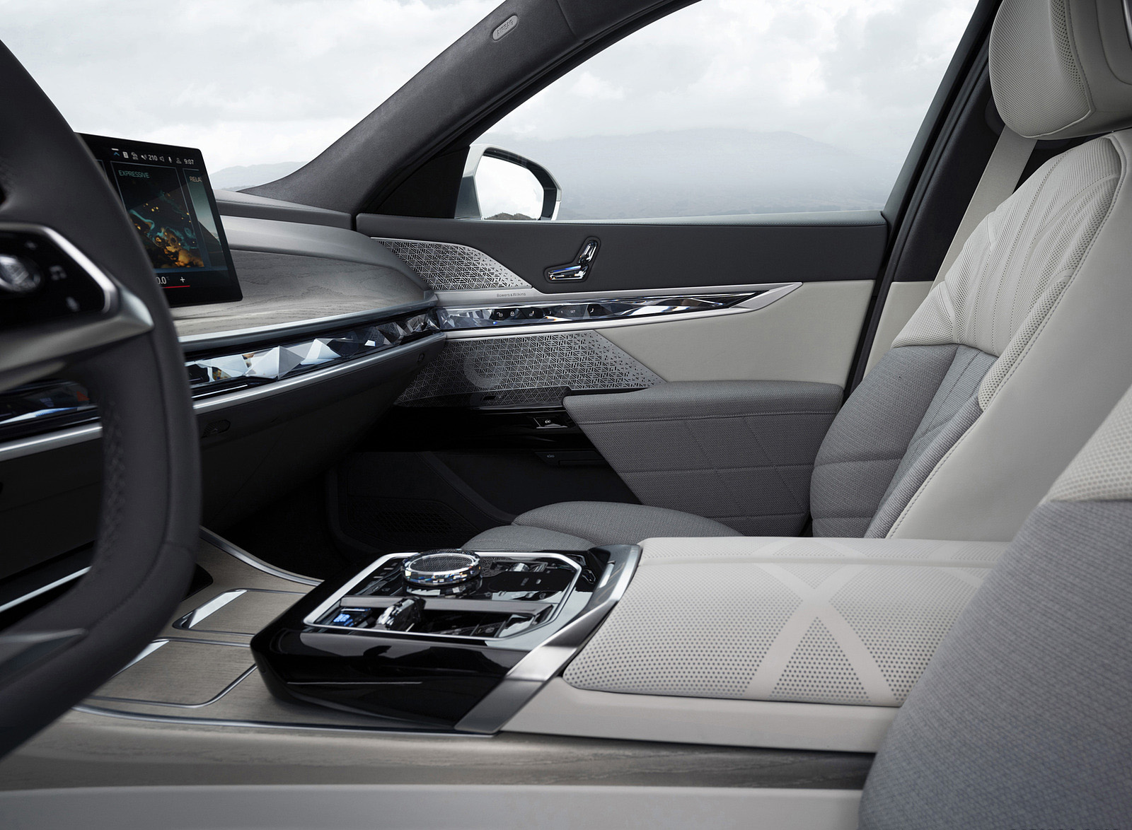 2023 BMW i7 xDrive60 Interior Detail Wallpapers  #55 of 88