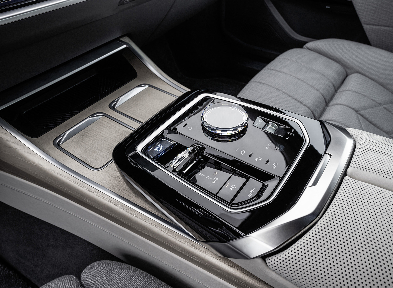 2023 BMW i7 xDrive60 Interior Detail Wallpapers #53 of 88