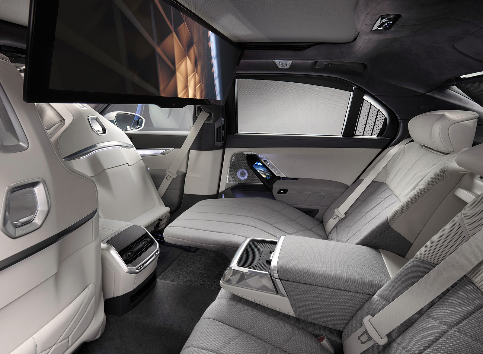 2023 BMW i7 xDrive60 Interior Rear Seats Wallpapers  #72 of 88