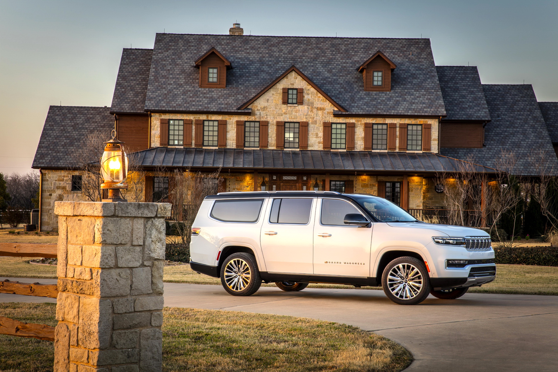 2023 Jeep Grand Wagoneer L Side Wallpapers #9 of 147