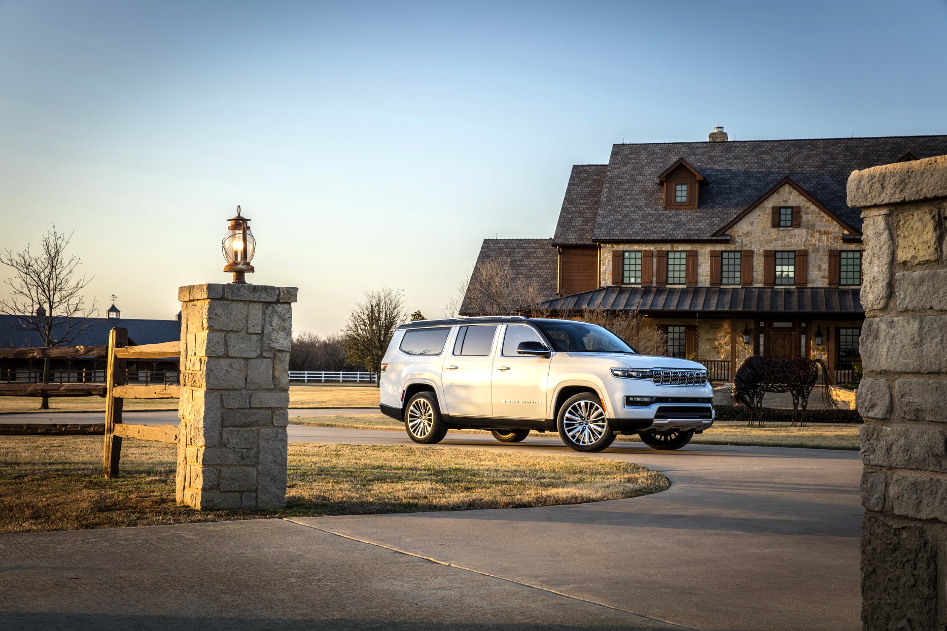 2023 Jeep Grand Wagoneer L Side Wallpapers #10 of 147