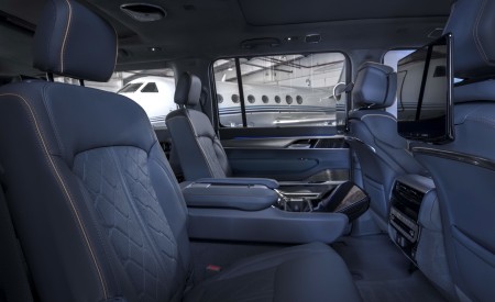 2023 Jeep Wagoneer L Interior Rear Seats Wallpapers 450x275 (55)