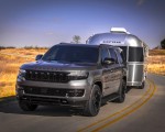 2023 Jeep Wagoneer L Towing a Trailer Wallpapers 150x120 (4)