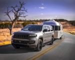2023 Jeep Wagoneer L Towing a Trailer Wallpapers 150x120 (5)