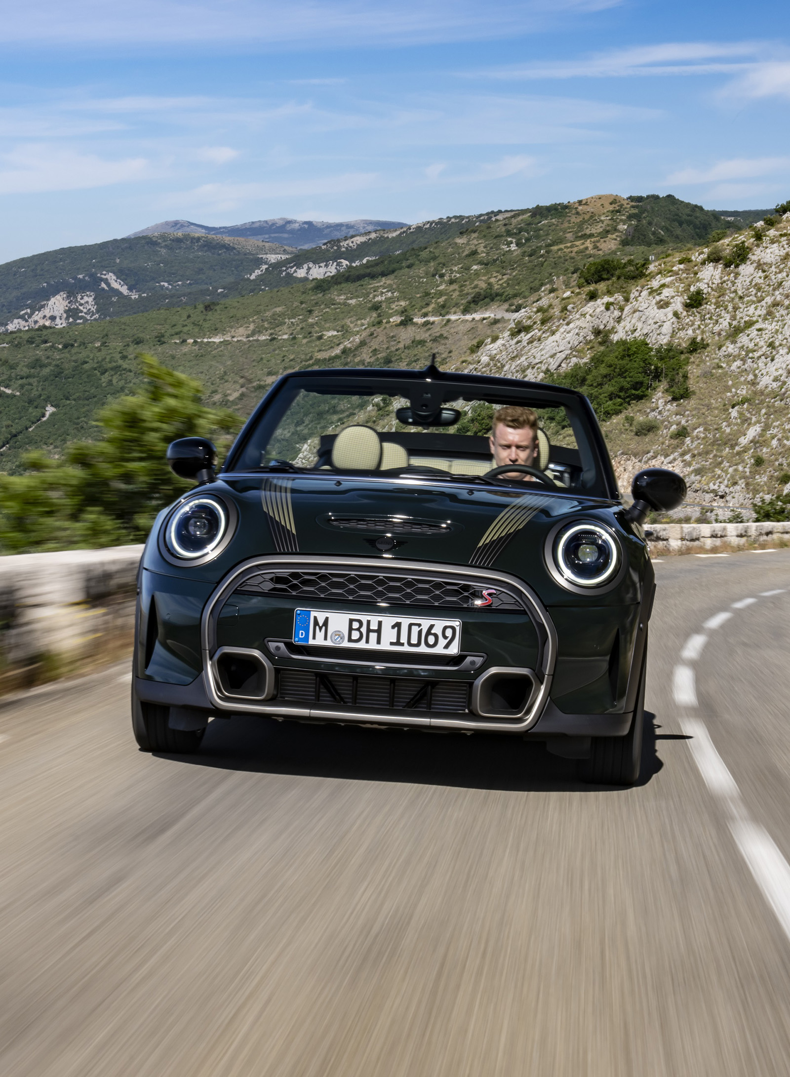2023 MINI Cooper S Convertible Resolute Edition Front Wallpapers (4)