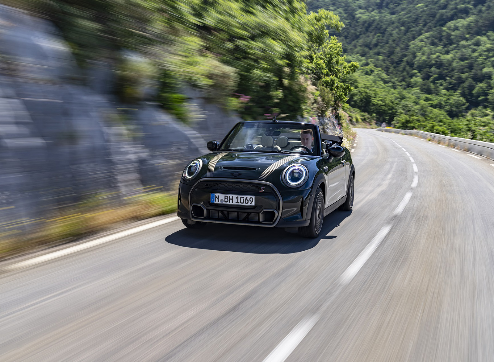 2023 MINI Cooper S Convertible Resolute Edition Front Wallpapers  #11 of 67