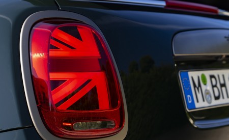 2023 MINI Cooper S Convertible Resolute Edition Tail Light Wallpapers 450x275 (56)