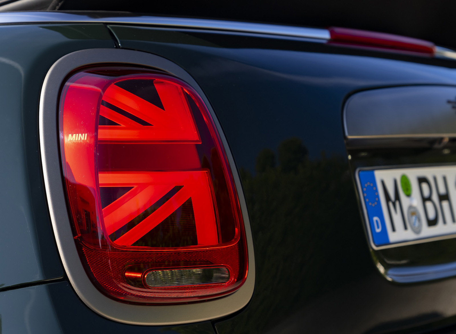 2023 MINI Cooper S Convertible Resolute Edition Tail Light Wallpapers #56 of 67