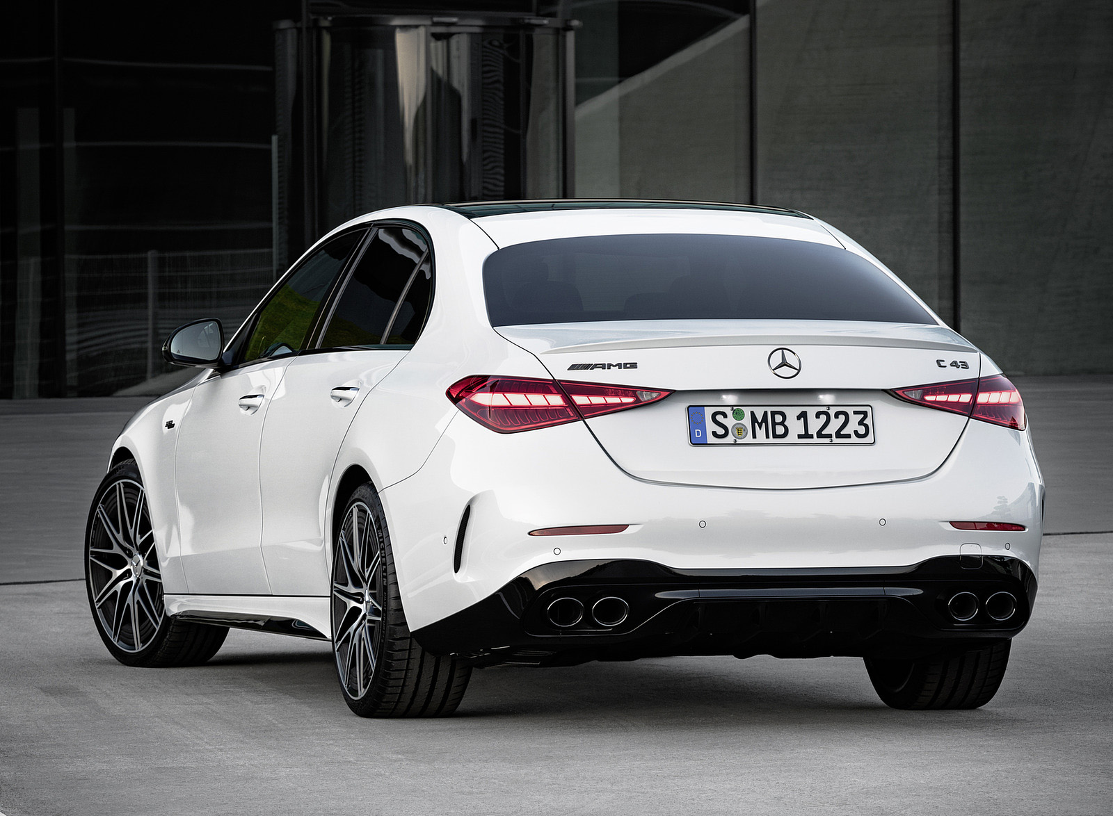 2023 Mercedes-AMG C 43 4MATIC (Color: Opalite White) Rear Wallpapers #11 of 94
