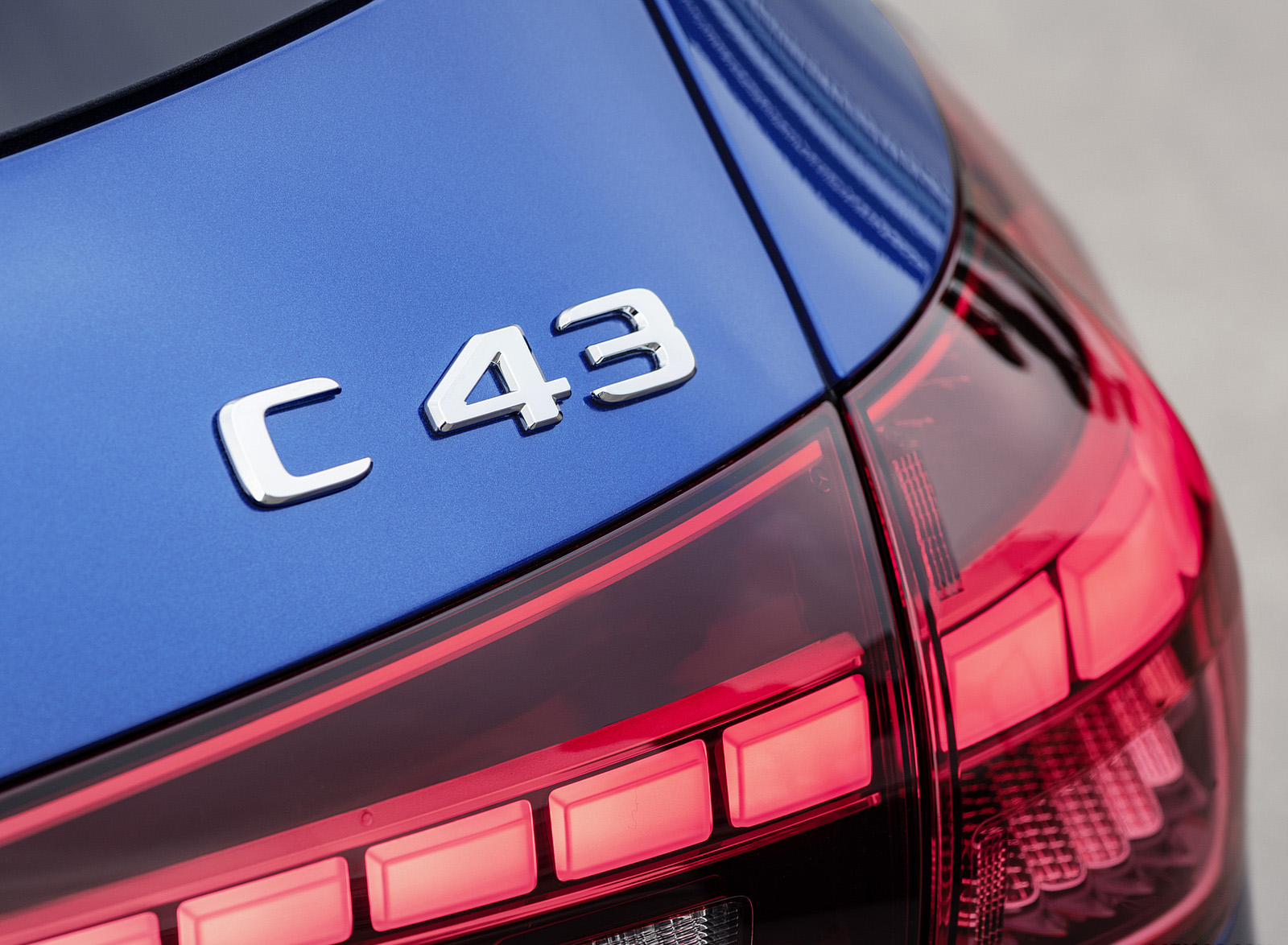2023 Mercedes-AMG C 43 Estate 4MATIC T-Modell (Color: Spectral Blue) Badge Wallpapers #20 of 29