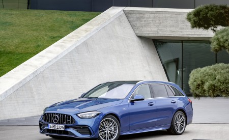 2023 Mercedes-AMG C 43 Estate 4MATIC T-Modell (Color: Spectral Blue) Front Three-Quarter Wallpapers 450x275 (13)