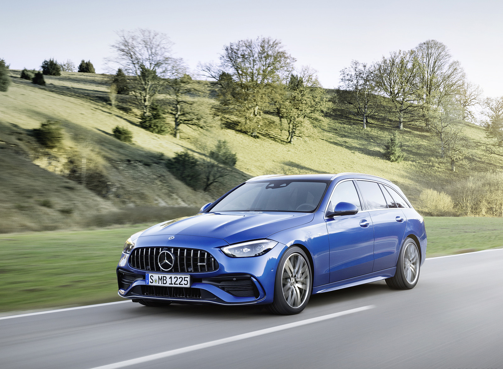2023 Mercedes-AMG C 43 Estate 4MATIC T-Modell (Color: Spectral Blue) Front Three-Quarter Wallpapers (2)