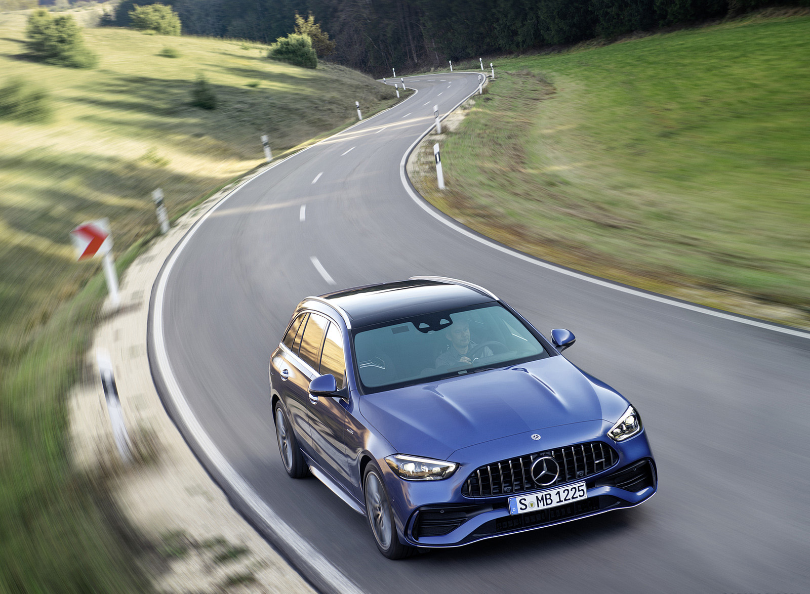 2023 Mercedes-AMG C 43 Estate 4MATIC T-Modell (Color: Spectral Blue) Front Wallpapers (6)