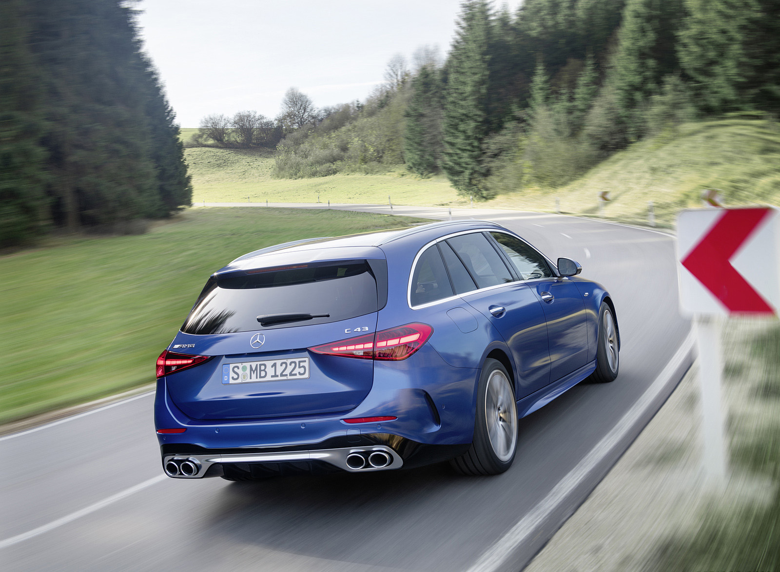 2023 Mercedes-AMG C 43 Estate 4MATIC T-Modell (Color: Spectral Blue) Rear Three-Quarter Wallpapers (3)